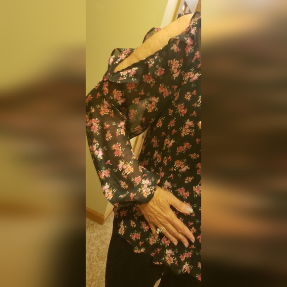 Blouse - Picture 5 of 8